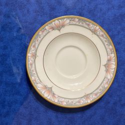 Noritake Bone China Service For 6 