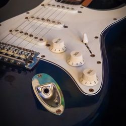 Fender vintage Korean made 1997 classic Stratocaster electric guitar squire strat