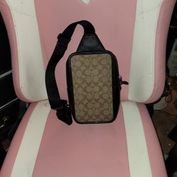 Coach Cross Body Pack (Authentic) New