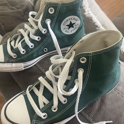 Size 7 Converse 