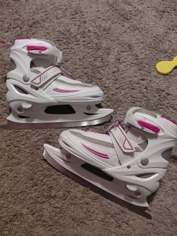Adjustable girls ice skates 5 to 8