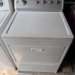 Kenmore electric clothes dryer in excellent working condition. Delivery available!