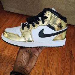 Jordan 1 SE Mid 
