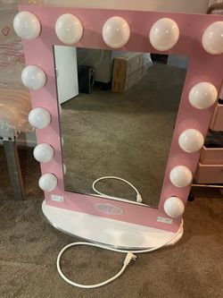Beautiful Vanity Girl Hollywood lighted makeup mirror in a lovely pink color