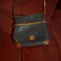 Dooney And Bourke Purse 