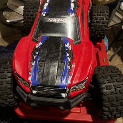 Xmaxx 8s With Two 4s Batteries 