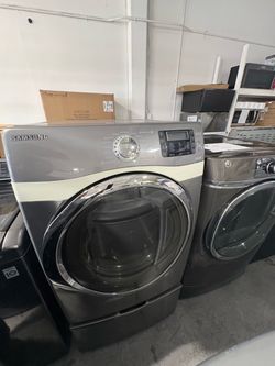 Samsung Front Load Dryer with Steam
