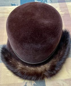 Vintage Richard Healy Co., La Rosa Hats, New York. Cloche Hat with Genuine Mink Trim. 
