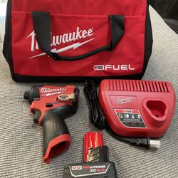 Drill milwaukee M12