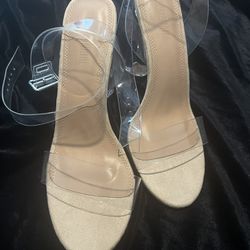 NWOT Cushionaire Size 8.5M Clear Sandals With Wrap Around Ankle Strap