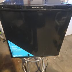 Mini Frigidaire 