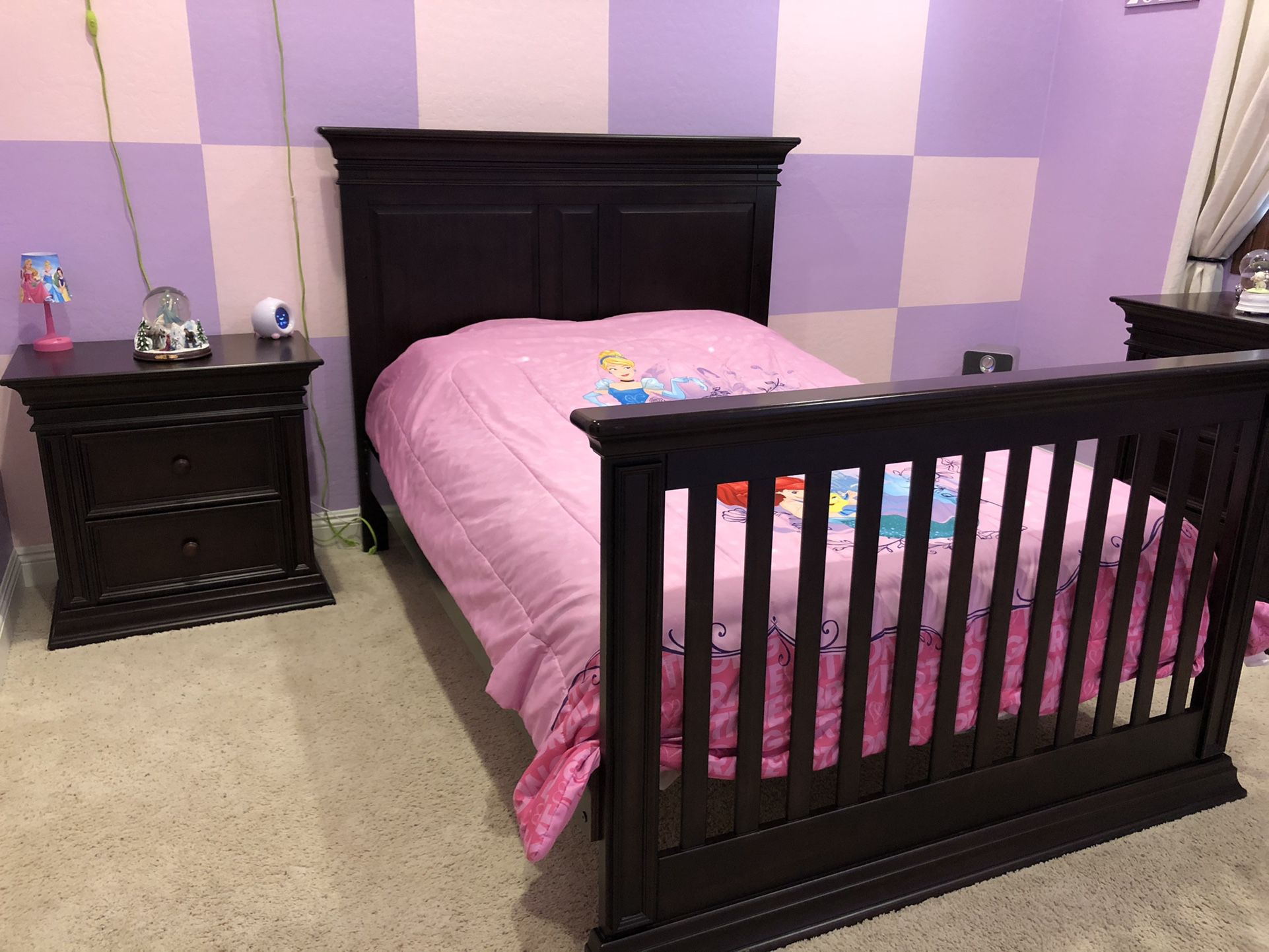 Baby/Kids bedroom set - 4 in 1 crib, toddler bed to full bed