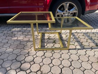 2 Tier Coffee Table With Glass 43”W x 23”D x 18”H Gold Color in Good Condition $50 Firm on Price