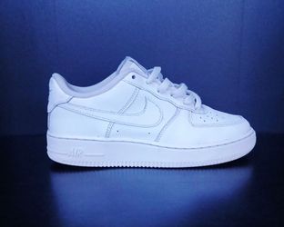 White Air Force 1 Size 6 Youth
