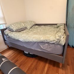 Queen Size Daybed 