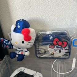 Hello Kitty Dodgers Bag  And Plush Toy Combo Kit