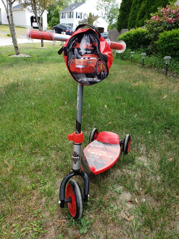 Huffy three wheel preschool scooter Disney Pixar Cars