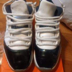 Jordan 11s Easter Emrald Size 11