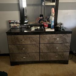 Dresser Set