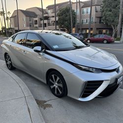 2017 TOYOTA MIRAI