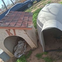 2 Dog Houses