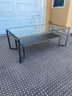 Living spaces Coffee table