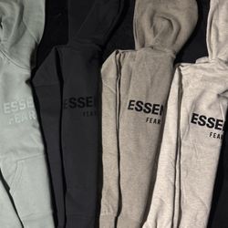 Essential Hoodies & Sweats 