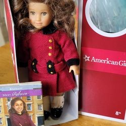 American Doll. Mini