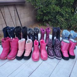 Girls Snow Boots Youth Size 1 (See Description)