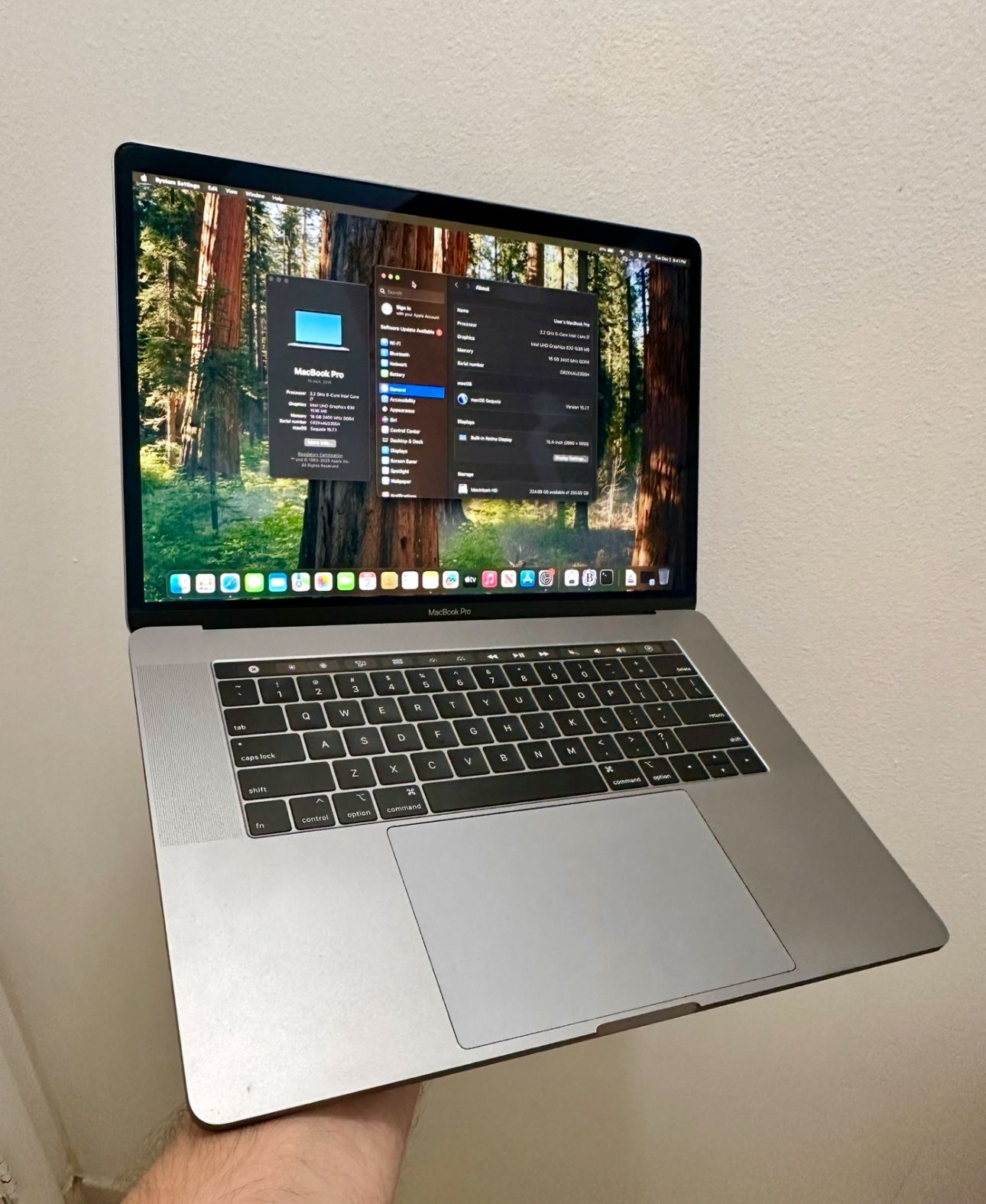 FIRM PRICE - Like New 2018 MacBook Pro Retina 15.4” • i7 • 16gb Ram • 256gb SSD • TouchBar & Touch ID • Great Battery • Charger