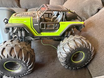 New Bright Jeep Trailcat RC Crawler