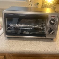 Like New Toaster Oven