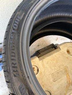 Bridgestone 235/40/19”