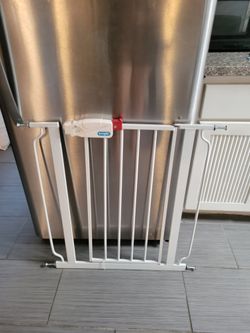 NICE BABY GATE 