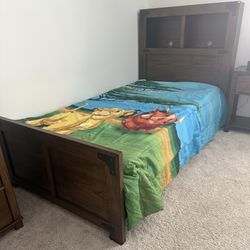 Bed Set For Sale!!! 