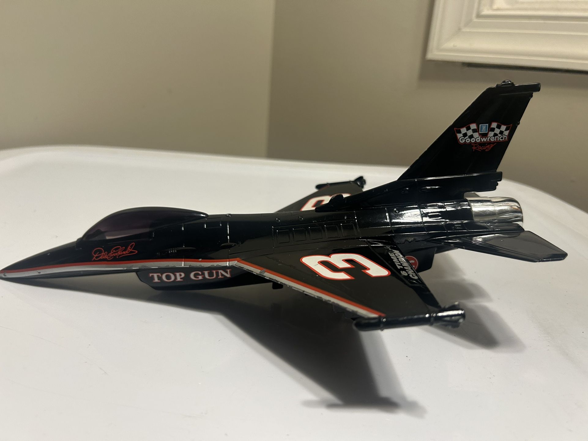 Dale Earnhardt Top Gun Commemorative Metal Model F-16 Jet