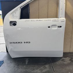 2020 2021 2022 2023 2024 2025 CHEVROLET SILVERADO 2500HD/3500HD LEFT FRONT DOOR OEM USED