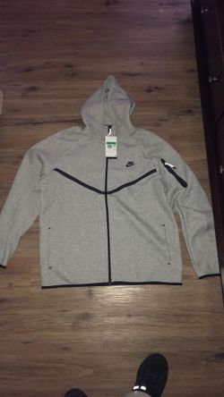 Men’s Nike Tech 