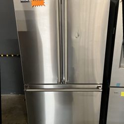 Viking Stainless Steel French Door Refrigerator J3I17