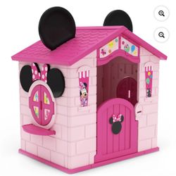 Disney Minnie Mouse Plastic Indoor,Outdoor Playhouse with Easy Assembly