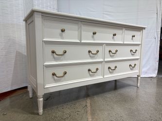POTTERY BARN Blythe 7-Drawer Dresser in French White