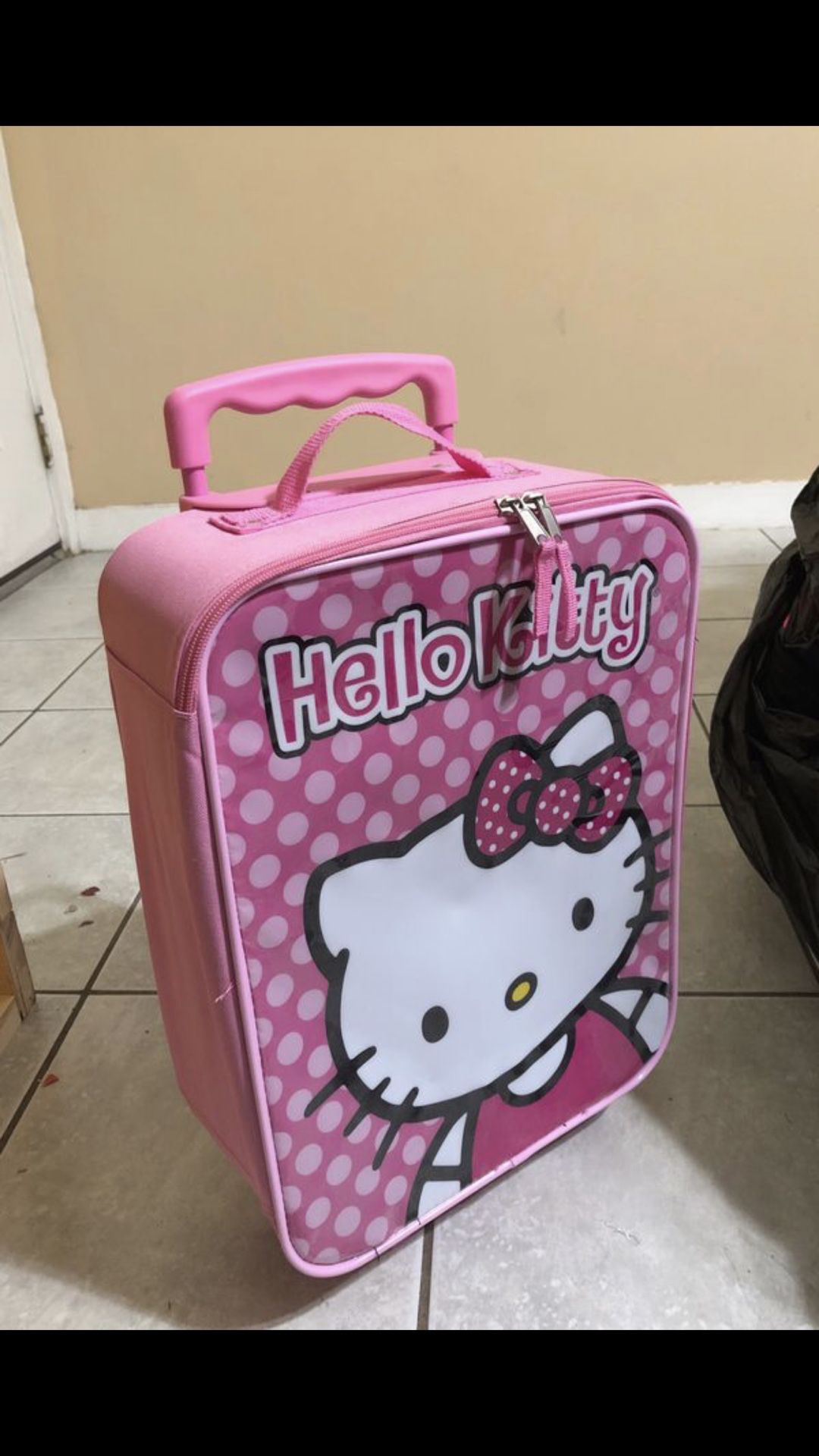 Hello kitty suitcase 🧳