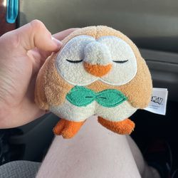 Official Pokemon Rowlet Plushi