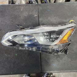 Nissan Altima Headlight Left Driver Side 2019 2020 2021 Part $120