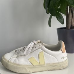 Women Size 6 - VEJA Campo Chromefree- White / Sun /Peach  Shoes