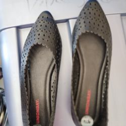 Ladies Flats Black With Lazer Cut Design