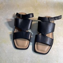 UGG Women’s Sandals 
