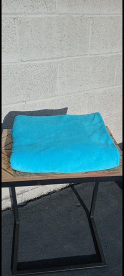 Soft Throw Blanket Pickup Between 2:00-10:40 Rainbow/Charleston Cash Only Read Description 