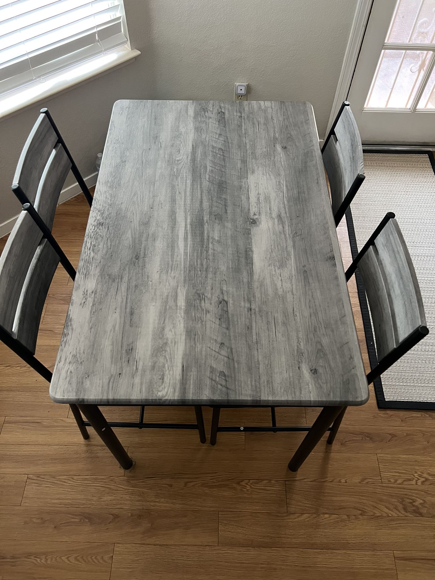 Kitchen Table (WINDMILL & BERMUDA )