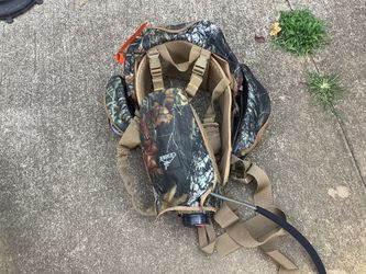 Gerber Water Hydration Bladder Hiking Backpack Day Pack Camo